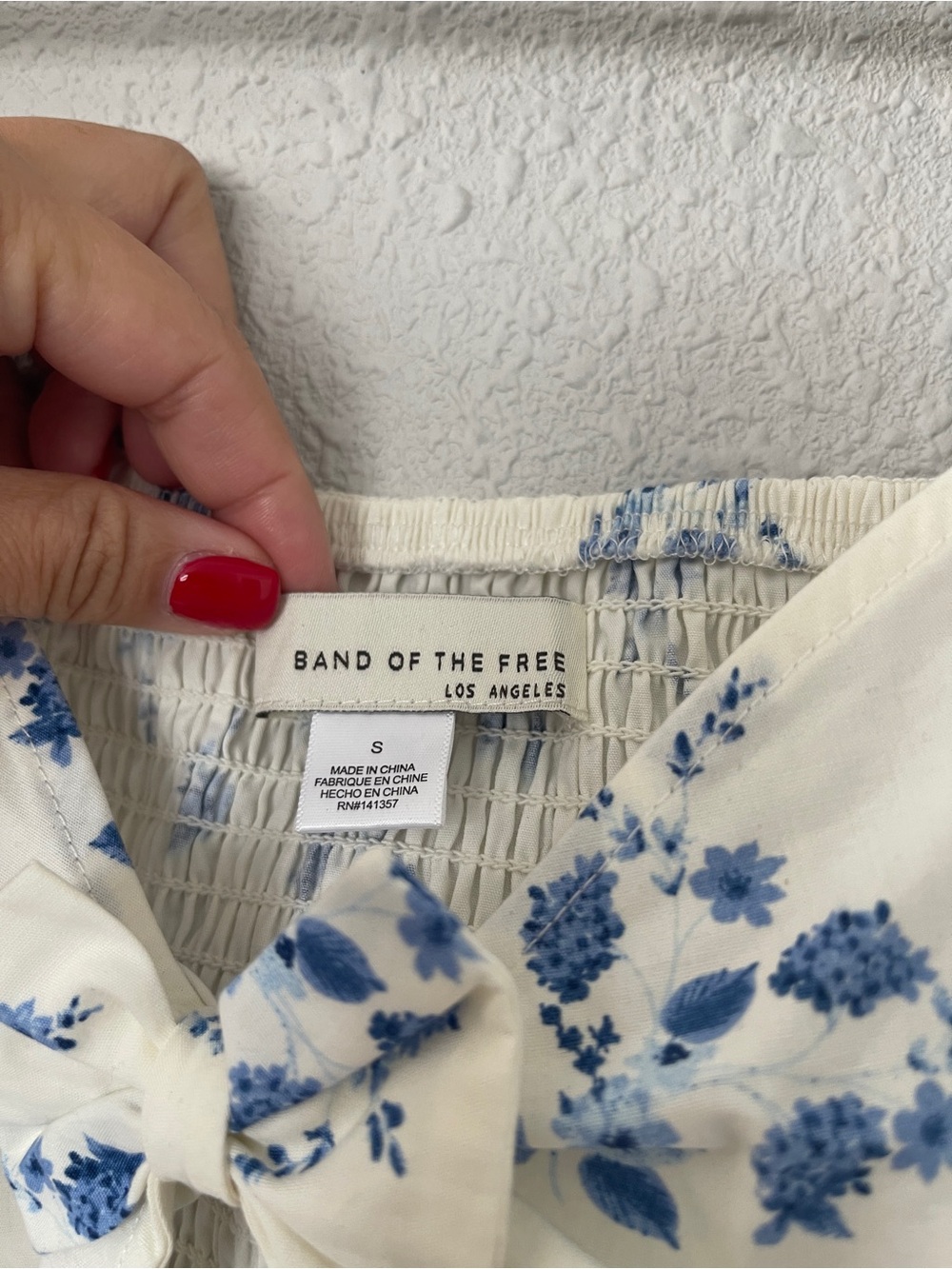 Band of the Free Los Angeles Blue Floral Smocked Peplum Puff Sleeve Crop Top S - Picture 2 of 6